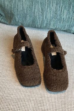 Retro Mary Jane Fur Shoes - Winter 2024, One Buckle, Square Toe, Chunky Heel, Elegant Flats for Skirts, Vintage Style