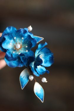 Retro Ming Dynasty Velvet Flower Hairpin Headdress - Ancient Style Hanfu Hair Accessory for Qipao - Blue Floral Court Ornament
