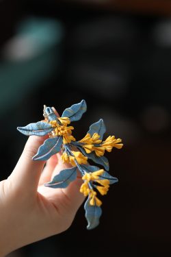 Retro Osmanthus Hair Clip - Chinese Hanfu Style Hair Accessories for Women, Perfect for Fairy Looks and Matching Horse Face Skirts