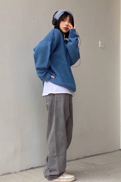 Retro Ripped Pullover Sweater - Loose Fit Round Neck Knitted Winter Warmth for Students - Versatile 90s Style