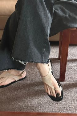 Retro Sheepskin Flat Toe-Post Sandals - Stylish Vacation Casual Roman Shoes for Comfortable Everyday Wear