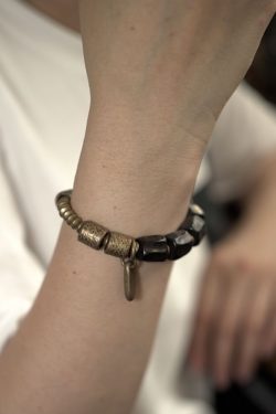 Retro Texture Black Sandalwood Bracelet for Men and Women – Unique Non-Fish Design Fashion Jewelry