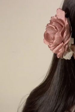Retro Three-Dimensional Camellia Hair Clip - Niche Shark Clip for a Fairy Forest Aesthetic, Unique Hair Accessory for Back of Head