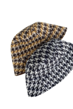 Reversible Milk White Checkered Fisherman's Bucket Hat - Korean Style Winter Accessory for Starry Nights