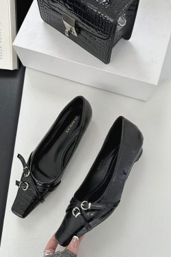 Shallow Mouth Silver Fairy Style Slip-On Shoes for Women – 2025 Spring/Summer Niche Design Commuting Footwear