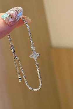 Silver Four-Pointed Star Bracelet for Women - 2024 Light Luxury Design with Micro-Inlaid Accessories, Perfect Gift for Best Friends