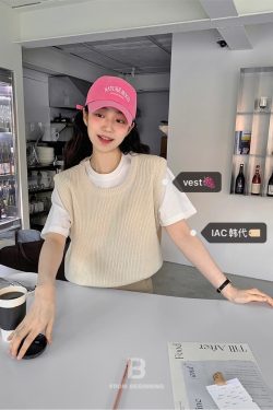 Simple U-Neck Knitted Vest - Basic Knit Top, Minimalist Style, Korean Fashion, Versatile Everyday Wear