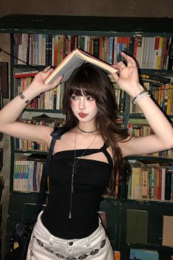 Slim Fit Black Camisole Top - South Li Xiang Korean Drama Style, Hot Girl Aesthetic, Summer Essential for Chic Outfits