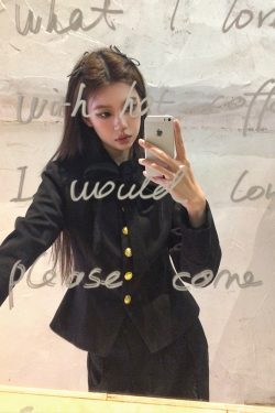Slim Fit Black Woolen Suit Coat with Waist-Defining Top and Long Pants - Spring Fashion, Chic 90s Style Outfit for Women