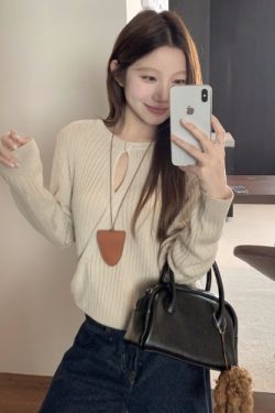 Slim Fit Hollow Knit Sweater - Autumn Winter Design, Niche Temperament Pullover for Effortless Style, Perfect for 90s Aesthetic