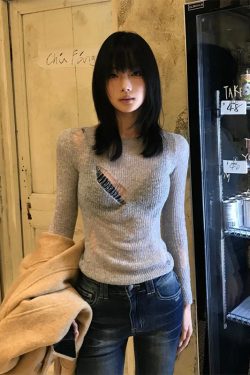 Spicy Girl Hollow-Out Long Sleeve Knitted Top - Slim-Fit Spring Sweater for a Flattering American Style Look