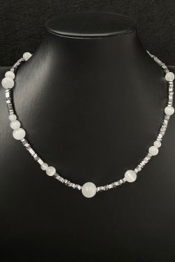Spliced Beaded Necklace for Women - Elegant Light Luxury Collarbone Chain, Instagram Aesthetic Fashion Accessory
