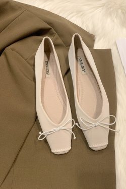 Square Toe Bow Commuter Flats for Women - 2023 Stylish Artistic Design, Perfect with Skirts - Trendy Vintage-Inspired Grandma Shoes
