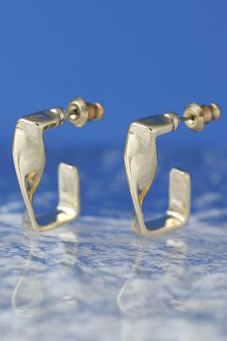 Stylish Metal Geometric Earrings for Women - Versatile European and American Niche Design for Gatherings, Dates, and Gifts