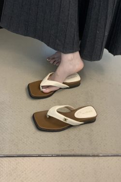 Stylish Wedge-Heeled Flip-Flops for Women - Trendy Outdoor Sandals Perfect for Skirts and Summer Fashion