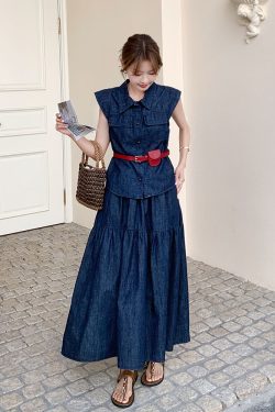 Summer 2025 Retro Denim Two-Piece Skirt Set for Women with Slimming Design and Small Flying Sleeves - Hong Kong Style
