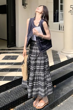 Summer Age-Reducing Sleeveless Denim Vest and Skirt Two-Piece Set - Elegant May Day OOTD for Y2K and Casual Chic Styles