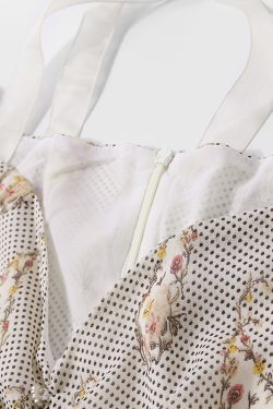 Summer French V-Neck Tie Pleated Floral Dress with Puff Sleeves and Diamond Buttons - Women's 90s Inspired Fashion