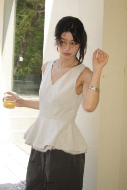 Summer Linen Feel V-Neck Sleeveless Waist-Defined Split Top - Lightweight Casual Style for Effortless Summer Fashion