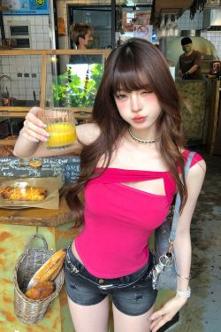 Summer Off-Shoulder Camisole Top - Waist-Cinching Slim Fit, Korean Drama-Inspired Rich Girl Style