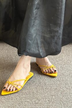 Summer Outdoor Flip-Flops with Yellow Pointed Cross Straps, Flat Sole, Comfortable and Cool, Trendy 2025 Style