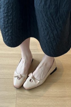 Summer Sheepskin Flat Shoes for Women with French Bow, Square Toe, Chunky Heel Mary Janes - Perfect for Skirts and 90s Style Fashion