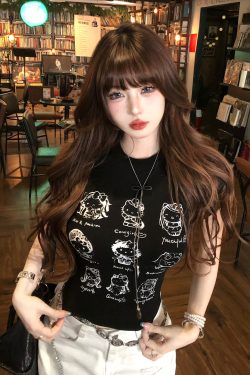 Summer Slim Fit Black T-Shirt for Women, Short Sleeve Waist-Defining Top, Stylish Casual Wear for Hot Girls