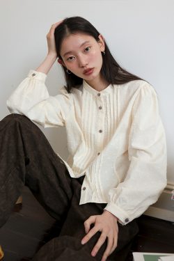 Textured French Style Short Shirt with Small Stand Collar and Fitted Waist - Chic Casual Top for Effortless Elegance