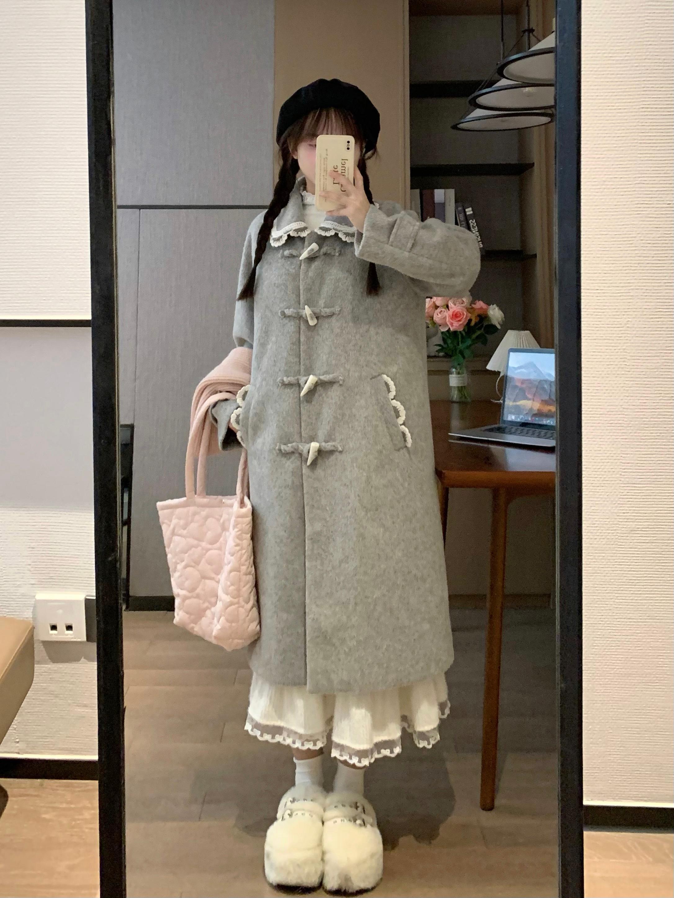 Thick Mid-Length Gray Woolen Coat with Lace Collar - Versatile Women's Outerwear for Early Spring Fashion
