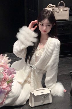 Thickened Knitted Cardigan for Women with Fox Fur Collar and Belt - Winter Fashion Layering Piece