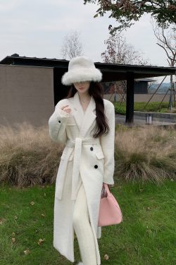 Thickened White Woolen Long Loose Waistcoat Coat for Women - Stylish Layering Essential, Perfect for Fall and Winter Fashion
