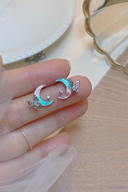 Three-Dimensional Butterfly Gradient Earrings for Women - Sweet Cool Design, Light Luxury Niche Style, Trendy Internet Celebrity Jewelry