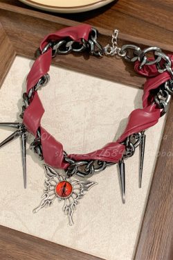 Trendy Dark Style Butterfly Necklace for Women, Niche Design Clavicle Chain, Heavy-Duty Accessory for Sweet and Cool Looks