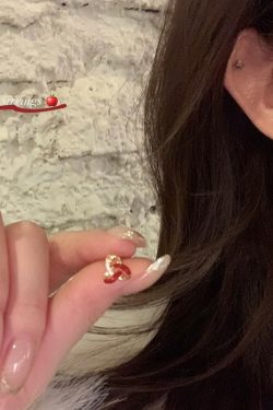 Trendy Drip Glaze Heart Knot Stud Earrings for Women - High-End Red Jewelry for Autumn and Winter 2024