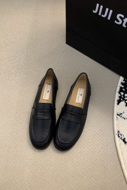 Trendy French-Style Low-Heeled Slip-On Loafers for Women, Versatile Commuting Shoes for Students, Chic Everyday Footwear