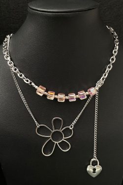Trendy Heart Flower Necklace for Women - Sweet Cool Niche Design Clavicle Chain, Light Luxury Neck Accessory