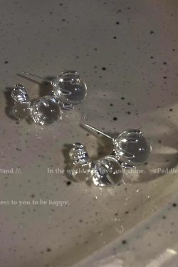 Trendy Ice透感 Beaded Earrings for Women - Minimalist Cool Style Ear Studs, High-End Niche Design Accessories for 2024