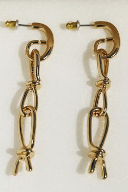 Trendy Minimalist Long Earrings for Women with Metal Texture and 8-Shaped Buckle – Chic Statement Jewelry