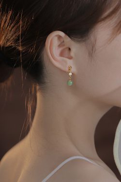 Trendy Pearl Ear Clip Earrings for Women, No Piercing Required, 2024 Ancient Style High-End Niche Design Ear Studs