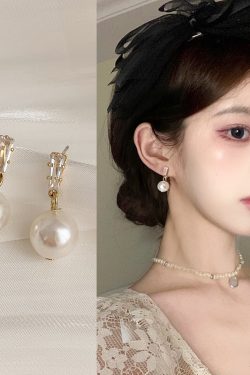 Trendy Pearl Stud Earrings for Women - 2024 French Light Luxury Design for Ear Piercings, High-End Niche Fashion Accessory