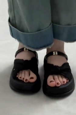 Trendy Sheepskin Height-Increasing Sandals for Women, Summer 2025 Open Toe One Strap Slippers, Stylish Outdoor Footwear