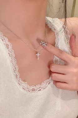 Trendy Shining Cross Necklace for Women - Lightweight Luxury Clavicle Chain for Autumn & Winter Sweater Fashion 2024