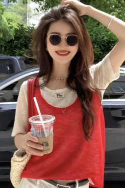 Trendy Summer 2025 Women's Two-Piece Short Sleeve Knitted Top - Stylish Knit Set for Warm Weather Outfits