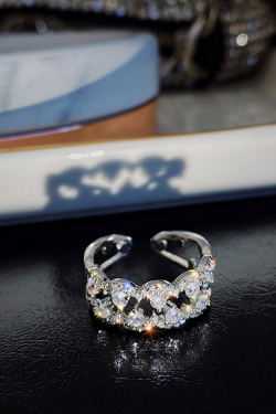 Trendy Women's Minimalist Open Ring with Sparkling Diamond - High-End Light Luxury Niche Design 2025