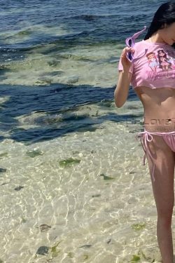 Triangle Bikini Three-Piece Set in White Print with Round Neck and Short Sleeves - Sexy Swimwear for Summer 2023