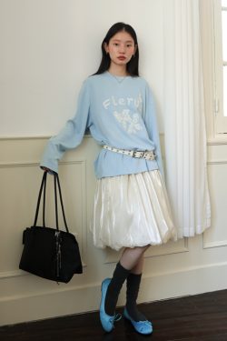 Two-Tone Floral Lace Embroidered Long Sleeve Tee Sweatshirt in Soft Brushed Fabric - Trendy Y2K Style