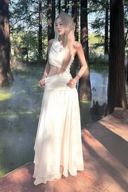 Ultra-Feminine Off-Shoulder Hollowed-Out Dress – Elegant Long Dress for Seaside Vacations & Travel Photography, French Style