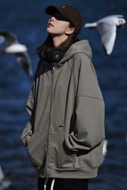 Unisex American Retro Solid Color Minimalist Cardigan Hoodie - Casual Loose Fit Couple Jacket for Autumn and Winter Fashion