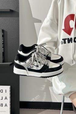 Unisex Black and White Warrior Sports Casual Shoes - Versatile Breathable Design, Trendy Board Sneakers for Women and Men