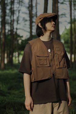 Unisex Multi-Pocket Outdoor Short Vest - Retro College Style Sleeveless Workwear for Men and Women